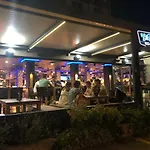 Apartmajsko Naselje Zusterna Apartment